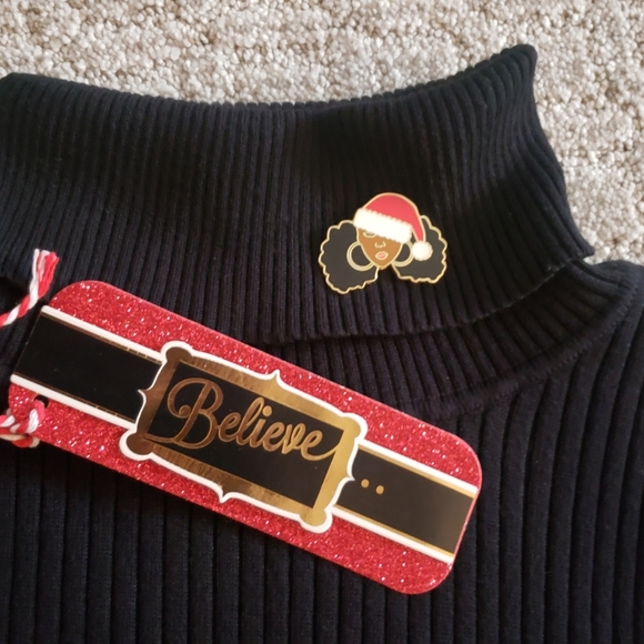 Lapel Pin sassy girl in Santa Hat - Picture 8 of 8